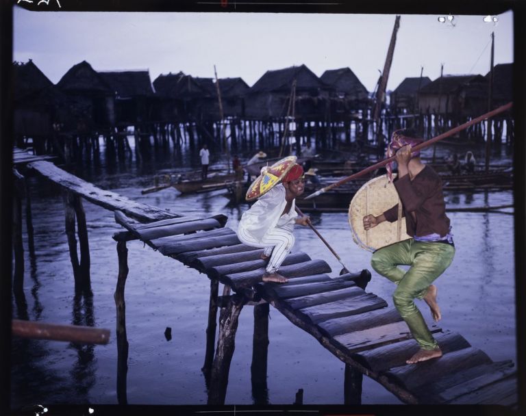 Laura Grisi, Muslim warrior dance, Sulu Islands © Laura Grisi Estate