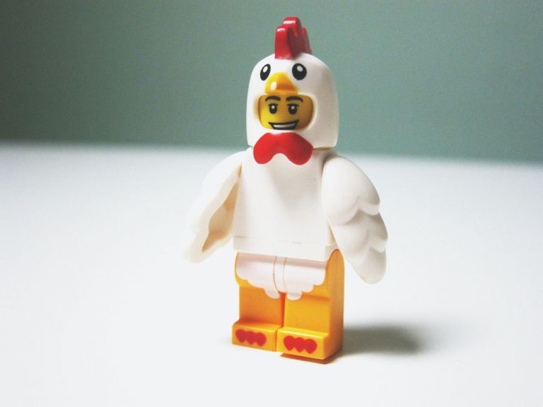Lego. Photo Hello I'm Nik on Unsplash
