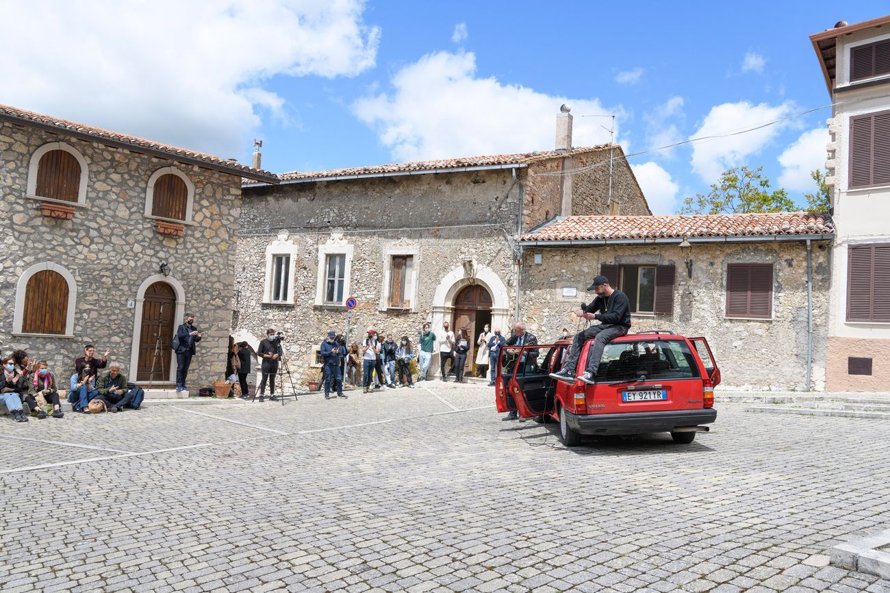 Matteo & Giambattista Fato, Serenata, azione, Piazza Maccafani, Pereto 2021