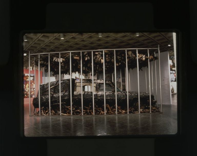 Nari Ward, Peace Keeper, 1995. Installation view at Whitney Museum of American Art, New York 1995. Courtesy the artist, Lehmann Maupin & Galleria Continua