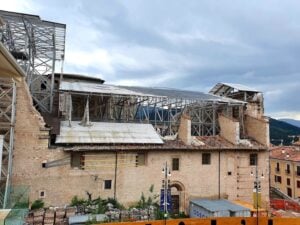 Recuperare la chiesa di Santa Maria Paganica a L’Aquila. Un progetto contemporaneo?