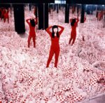 Yayoi Kusama, Infinity Mirror Room – Phalli’s Field, 1965. Courtesy Ota Fine Arts & Victoria Miro © Yayoi Kusama