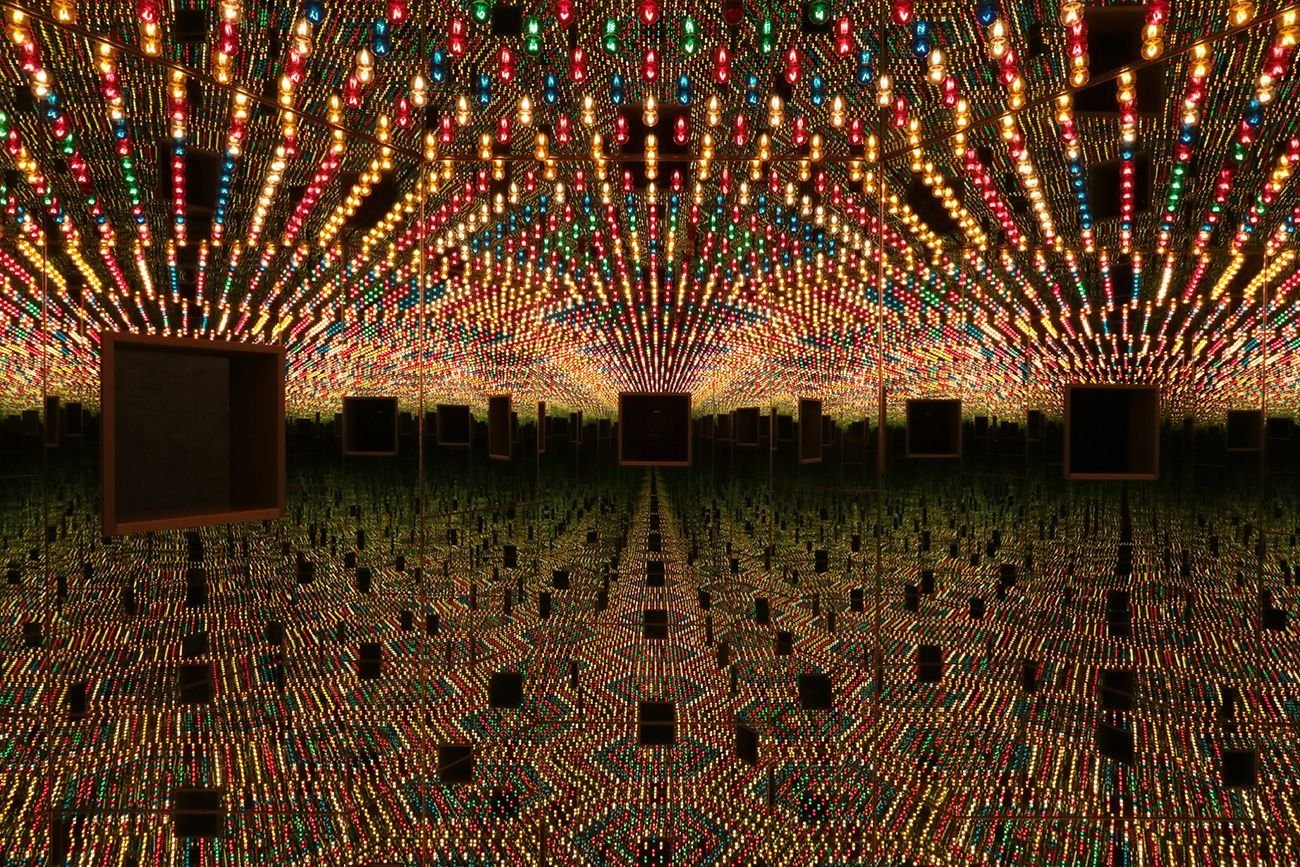 Yayoi Kusama, Infinity Mirror Room — Love Forever, 1966 94. Courtesy Ota Fine Arts © Yayoi Kusama 