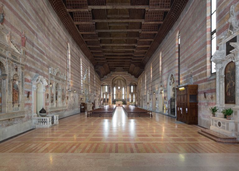 Chiesa degli Eremitani, interno, veduta verso il presbiterio