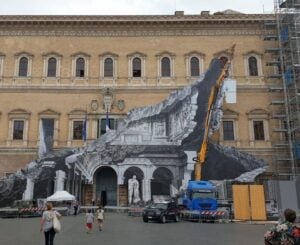 Grande opera di JR a Roma sulla facciata di Palazzo Farnese