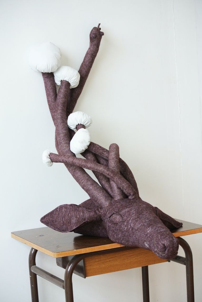 Claudia Losi, Cervofungo, 2013, feltro in lana e tessuti tecnici, imbottitura, sabbia, 40 x 40 x 130 cm