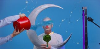Alex Da Corte, Blue Moon, 2017, still da video, 2'45'' © Alex Da Corte. Courtesy Sadie Coles HQ, Londra