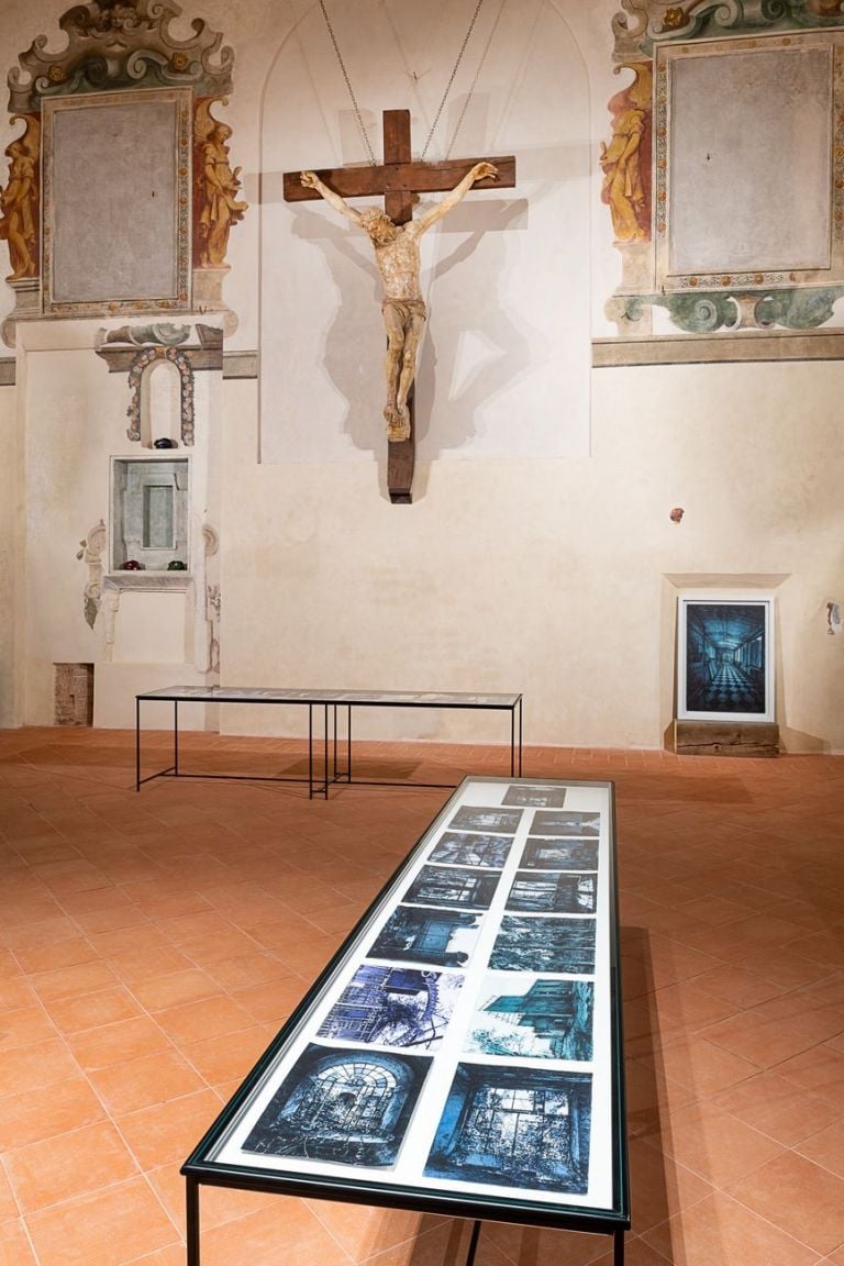 Andrea Chiesi, Natura Vincit, installation view at Sale di Cultura del San Paolo, Modena 2021. Photo © Rolando Paolo Guerzoni