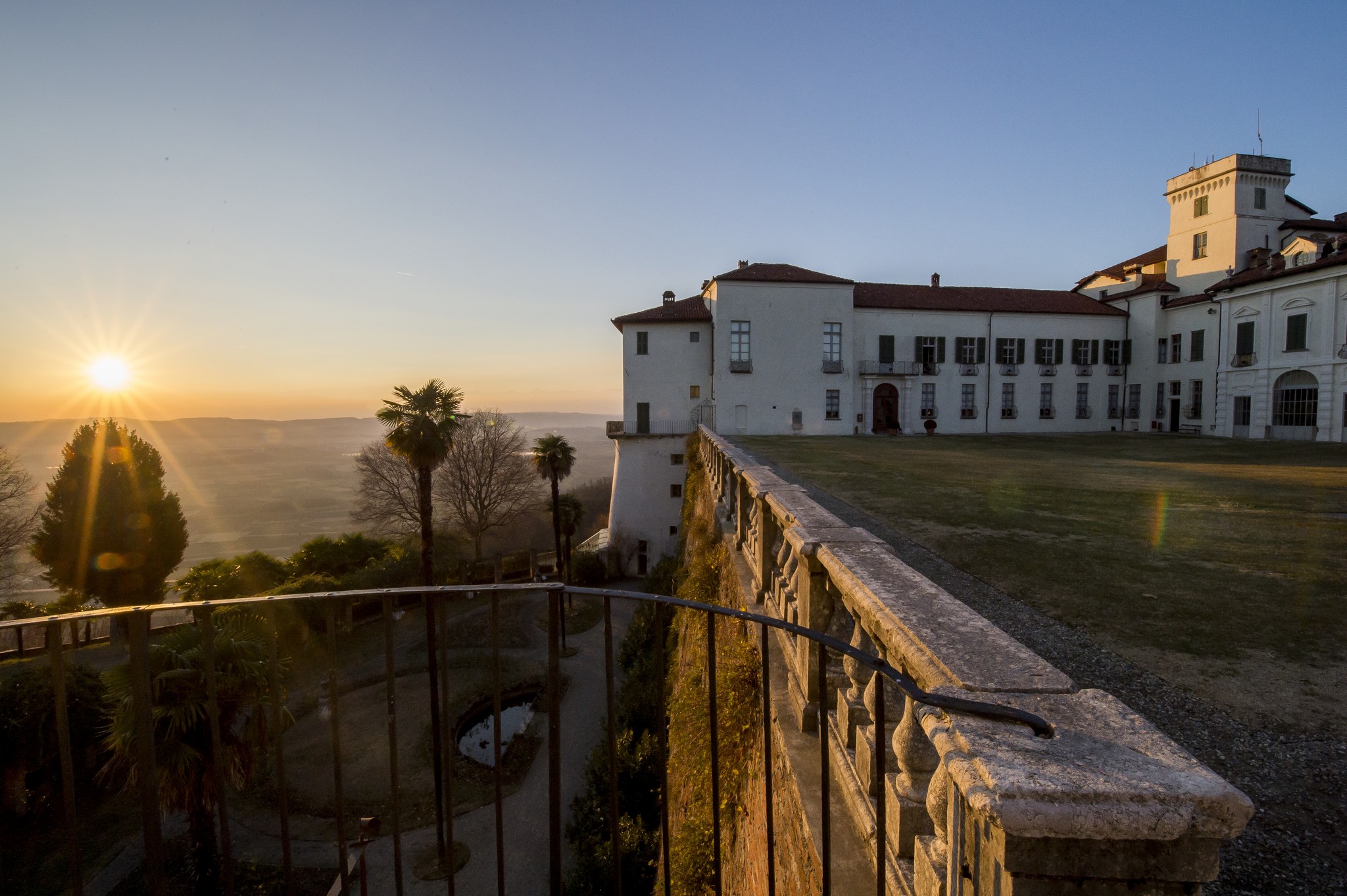 Castello e Parco di Masino (TO) al tramonto Foto Gabriele Basilico 2017 FAI   Fondo Ambiente Italiano