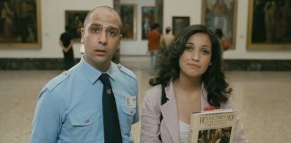 Checco (Checco Zalone) e Farah (Nabiha Akkari) in una scena del film Che bella giornata, 2011