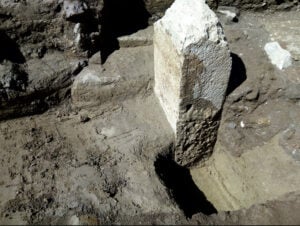 Il cippo di Roma e le fondamenta imperiali a Milano. Nuovi ritrovamenti archeologici in città