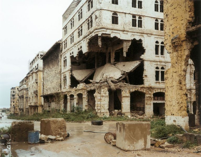 Gabriele Basilico, Beirut 1991. Pure pigmented print. E.515, 103×132 cm. Courtesy Studio la Città – Verona