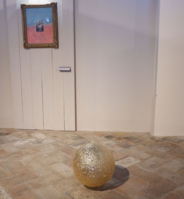 La Madonna di Foligno, il meteorite e il punctum. Meletios Meletiou e Giuseppe De Mattia. Exhibition view at Museo Diocesano, Foligno 2021. Photo Francesca Campli