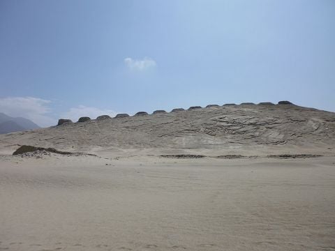 Le tredici torri dell'osservatorio astronomico di Chankillo, Juancupi