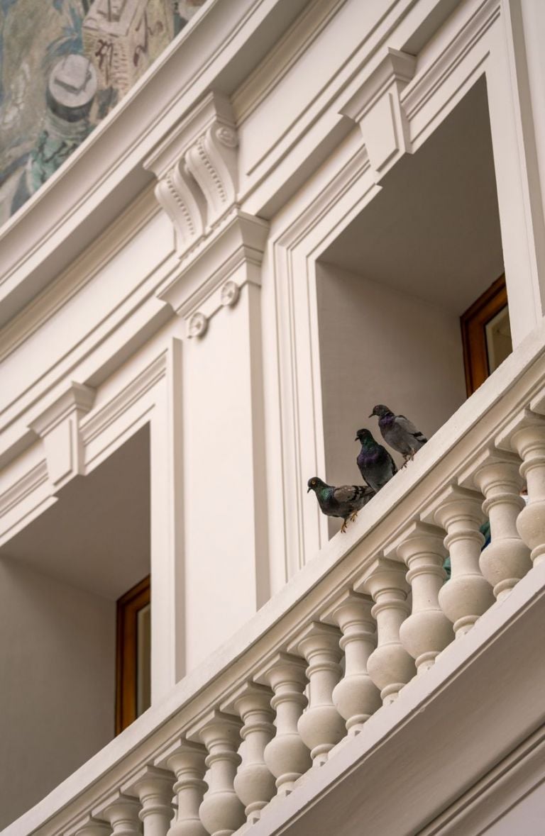 Maurizio Cattelan, Others, 2011 © Maurizio Cattelan. Installation view at Bourse de Commerce Pinault Collection, Parigi 2021. Photo Marc Domage