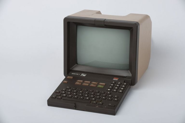 Philippe Buteau, Enfi Design, Minitel 1B Telic Alcatel, 1979 90, prod. Telic Alcatel. Collection MAMC+. Photo © Yves Bresson MAMC+