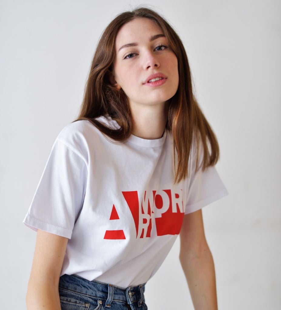 “Più arte, più amore”: la campagna di sostegno ai musei attraverso t-shirt in edizione limitata