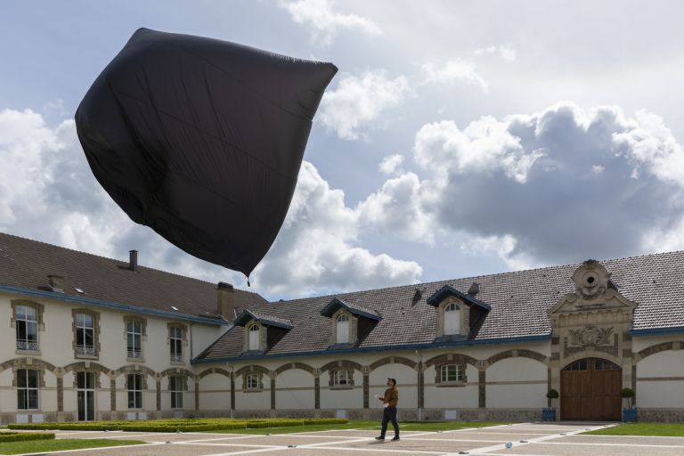 Tomas Saraceno, Maison Ruinart, Areocene, 2021, ph DARIO LAGANA