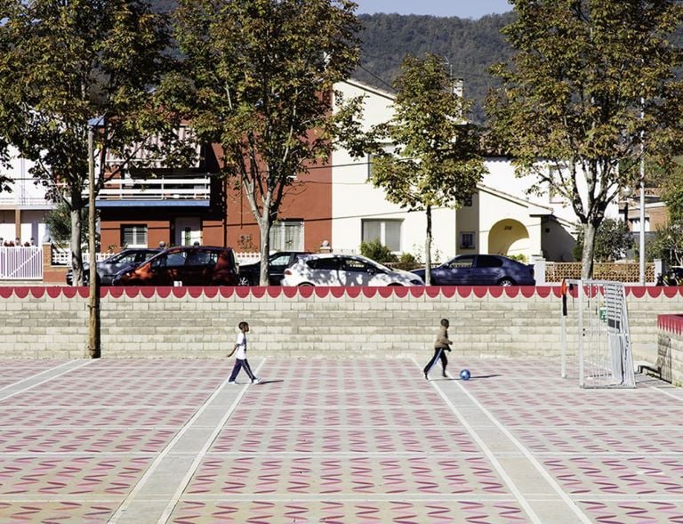 unparelld'arquitectes, Dressing up the Square, Olot. Photo © La Comarca d'Olot