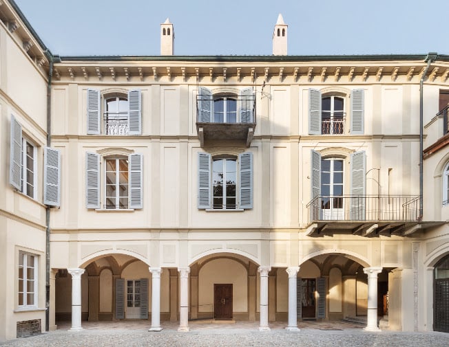 Cortile interno di Palazzo Stauffer © Melania Dalle Grave e Piercarlo Quecchia DSL Studio