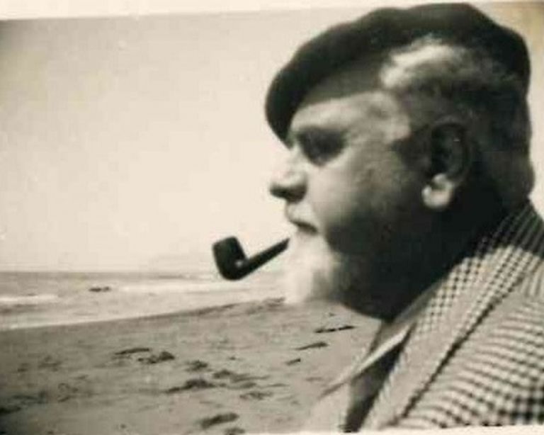 Duilio Cambellotti sulla spiaggia, aprile 1934