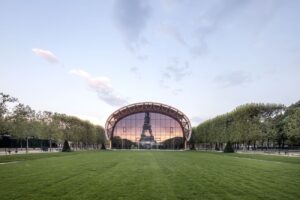 A Parigi il Grand Palais Éphémère inaugura l’era delle mega architetture temporanee