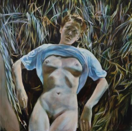 Iva Lulashi, Più pallida dell'eraba, 2021, olio su tela, 90x90 cm