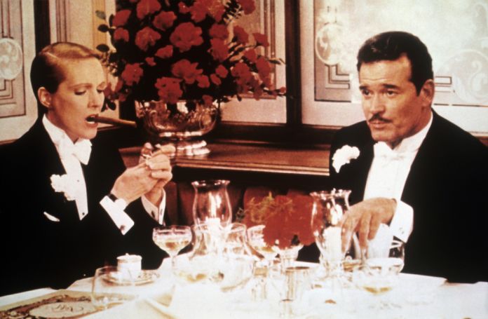 Julie Andrews And James Garner In A Scene Of Victor Victoria