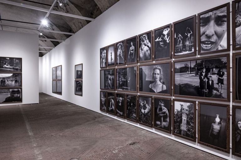 Peter Lindbergh. Untold Stories. Exhibition view at ARTiglieria Con temporary Art Center, Torino 2021. Photo Daniele Ratti