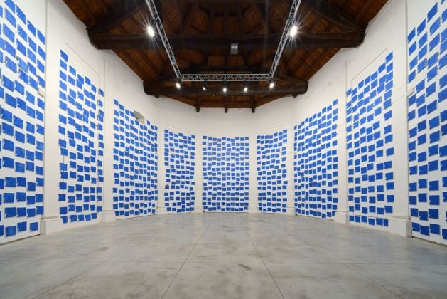 Davide Mancini Zanchi, Mira il mare mà lë. Installation view at Centro Arti Visive Pescheria, Pesaro 2021.Courtesy l’artista. Photo Michele Alberto Sereni