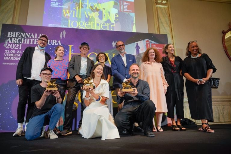 The winners Photo by Andrea Avezzu, Courtesy La Biennale di Venezia