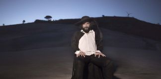 Vinicio Capossela, ritratto sul Grande Cretto. Photo ©Pietro Leone