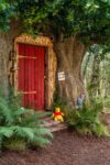 13 Winnie the Pooh Entrance 3 Airbnb CREDIT Henry Woide La casa di Winnie The Pooh esiste e ci si può dormire