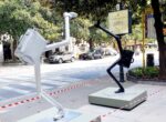 Le sculture di Erwin Wurm in Via Veneto a Roma