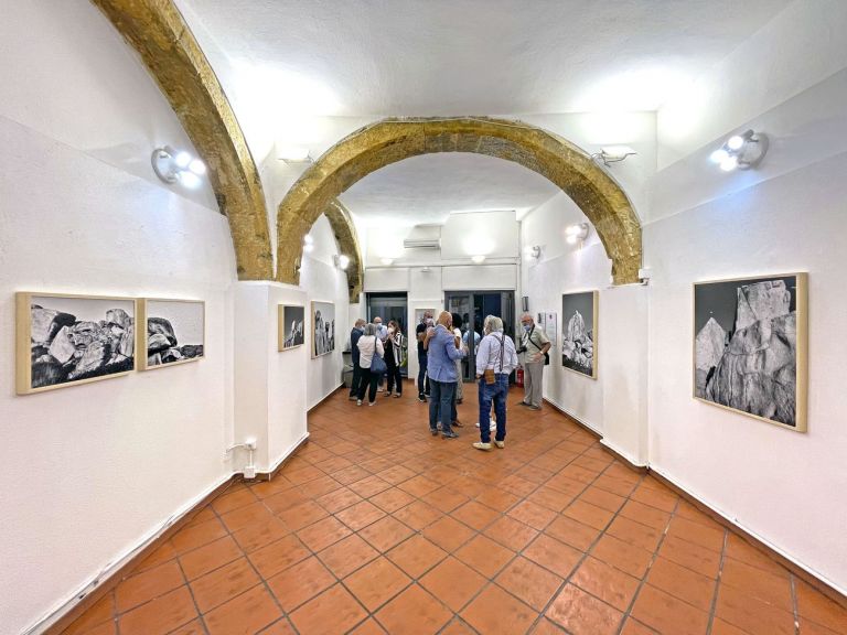 Beppe Fumagalli. Nuda e Viva. Exhibition view at Centro Fotografco, Cagliari 2021
