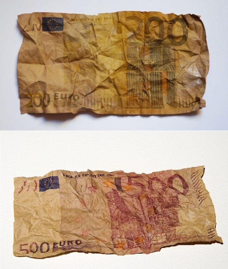 Cesare Pietroiusti & Paul Griffiths, Eating Money, 2005