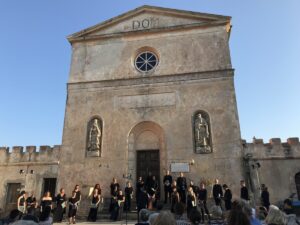 Musica all’Elba. I festival sull’isola, tra trekking musicali montani e una tappa a Pianosa