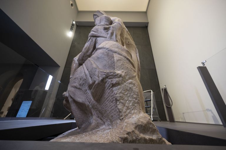 Pieta’ di Michelangelo dell’Opera del Duomo nota come Pietà Bandini, DURANTE LE FASI FINALI DEL RESTAURO; Museo dell’Opera del Duomo, Firenze. Courtesy Opera di Santa Maria del Fiore, foto Claudio Giovannini