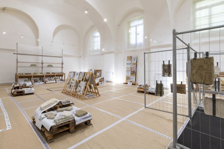 Diego Cibelli. Gates. Exhibition view at Real Fabbrica di Capodimonte, Napoli 2021. Photo Amedeo Benestante. Courtesy Museo e Real Bosco di Capodimonte, Napoli