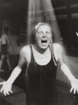 Elisabeth Hase, Senza titolo (Donna sotto la doccia), 1932 33 ca. © Estate of Elisabeth Hase. Courtesy Robert Mann Gallery