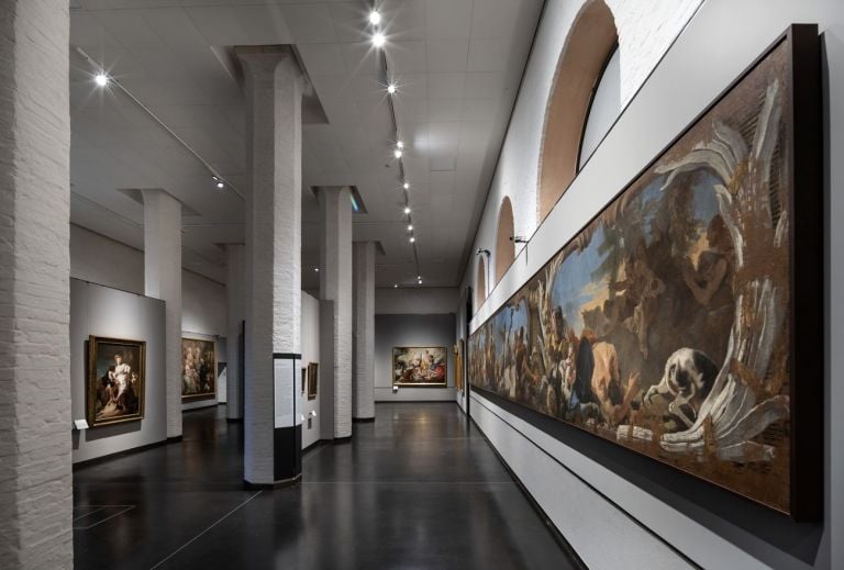 Gallerie dell’Accademia, Venezia. Sala 6, installation view del Castigo dei Serpenti di Giambattista Tiepolo © G.A.VE Archivio fotografico, photo Matteo De Fina – su concessione del Ministero della Cultura-Gallerie dell’Accademia di Venezia