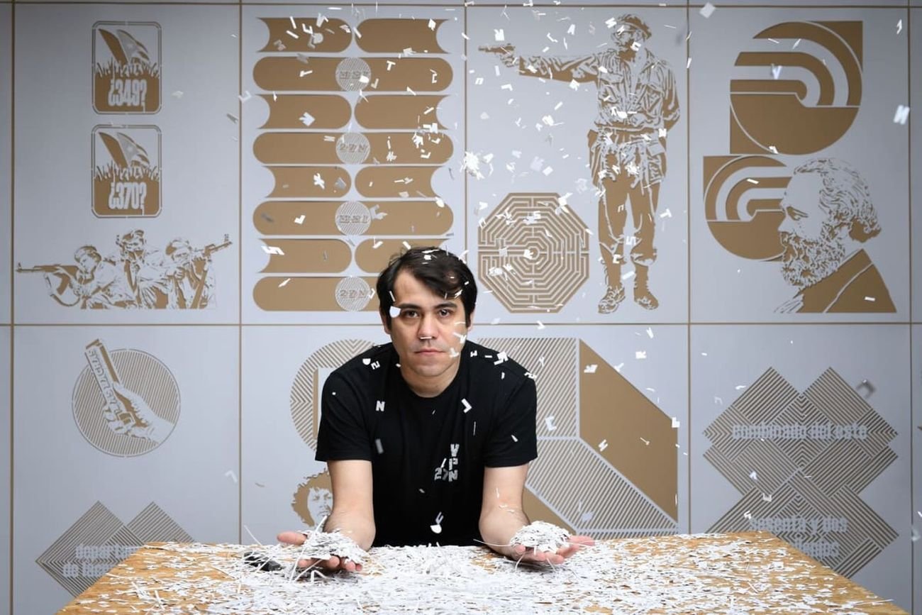 Hamlet Lavastida durante la residenza alla Künstlerhaus Bethanien, Berlino 2021. Photo Peter Rosemann