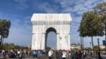 L'Arc de Triomphe empaquété a Parigi. Ph Arianna Piccolo