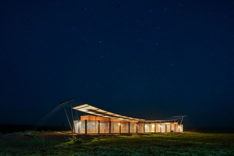 Mínimo Común Arquitectura, Oficinas Nordeste Curuguaty, Curuguaty, Paraguay. Photo © Daniel Ojeda