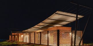 Mínimo Común Arquitectura, Oficinas Nordeste Curuguaty, Curuguaty, Paraguay. Photo © Daniel Ojeda