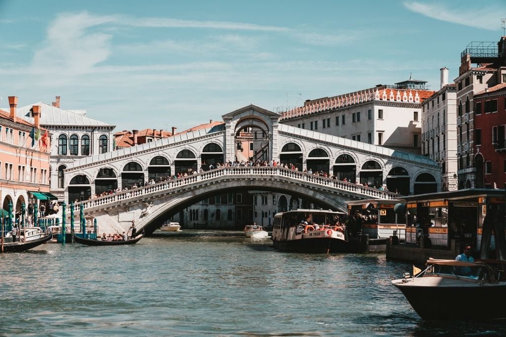 Ponte di Rialto: il restauro storico grazie a un investimento di 5 milioni di euro