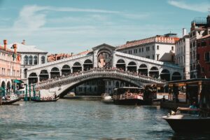 Ponte di Rialto: il restauro storico grazie a un investimento di 5 milioni di euro