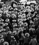 Tina Modotti, Campesinos alla parata del Primo Maggio, Messico, 1926 © Tina Modotti