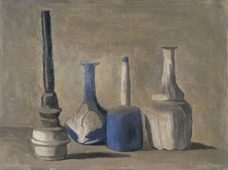 Giorgio Morandi, Natura morta, 1941, olio su tela, 37 × 50 cm [V. 310]. Istituzione Bologna Musei | Museo Morandi © Giorgio Morandi, VEGAP, Madrid, 2021