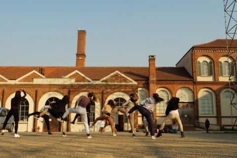 Danza all'esterno della Lavanderia a Vapore di Collegno